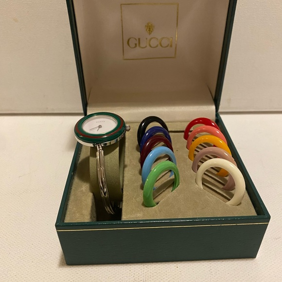 AUTHENTIC GUCCI CHANGE BEZEL 11/12 COLOUR SLIVER BRACELET QUARTZ WATCH WRIST 6.5 - Picture 2 of 6